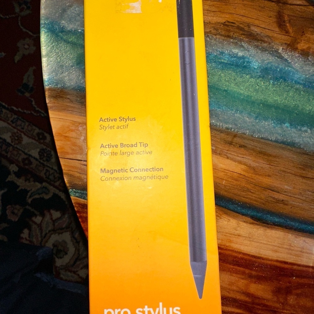 Zag Pro Stylus with Magnetic Connection
